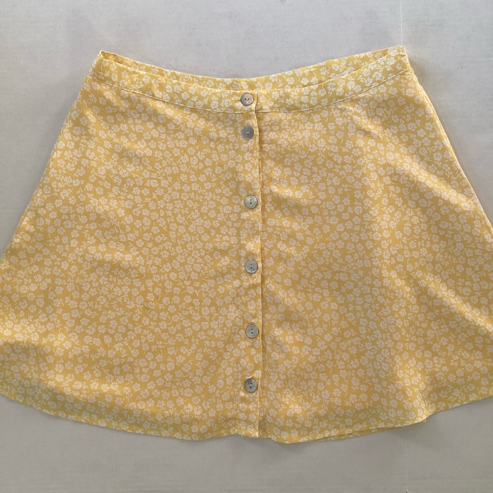 Divided Yellow Floral Button Up Skirt Size 10
